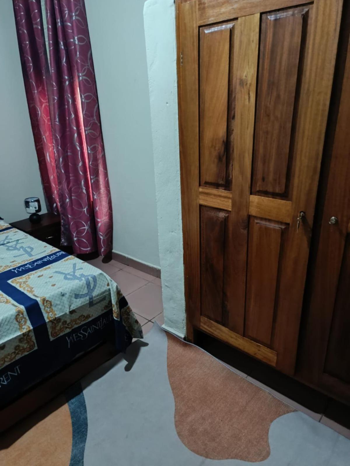 Studio Meublee 1 Chambre Etoug Ebe Yaounde Ngoại thất bức ảnh
